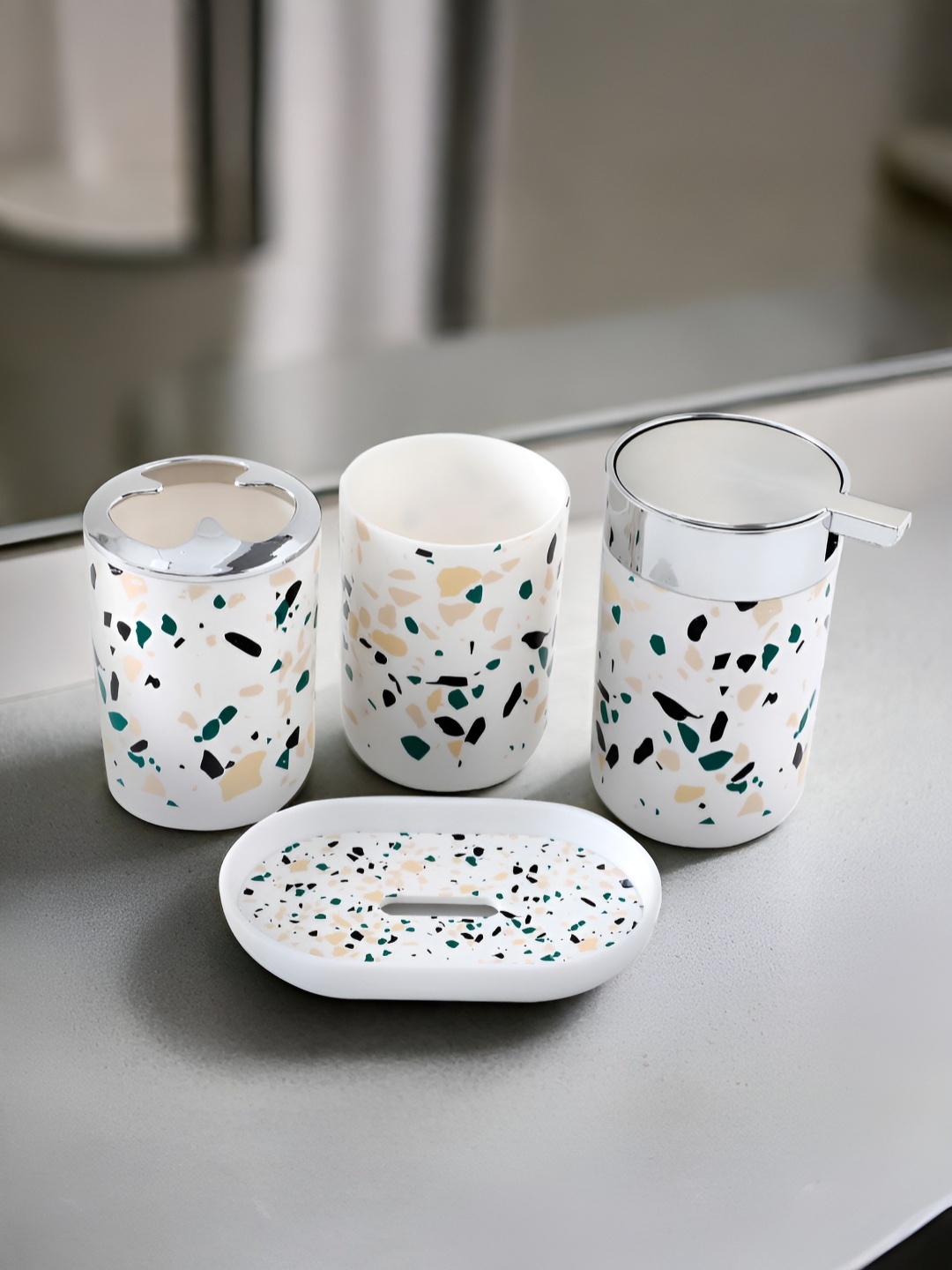 

The Better Home Set of 4 Bathroom Accessories, Multi
