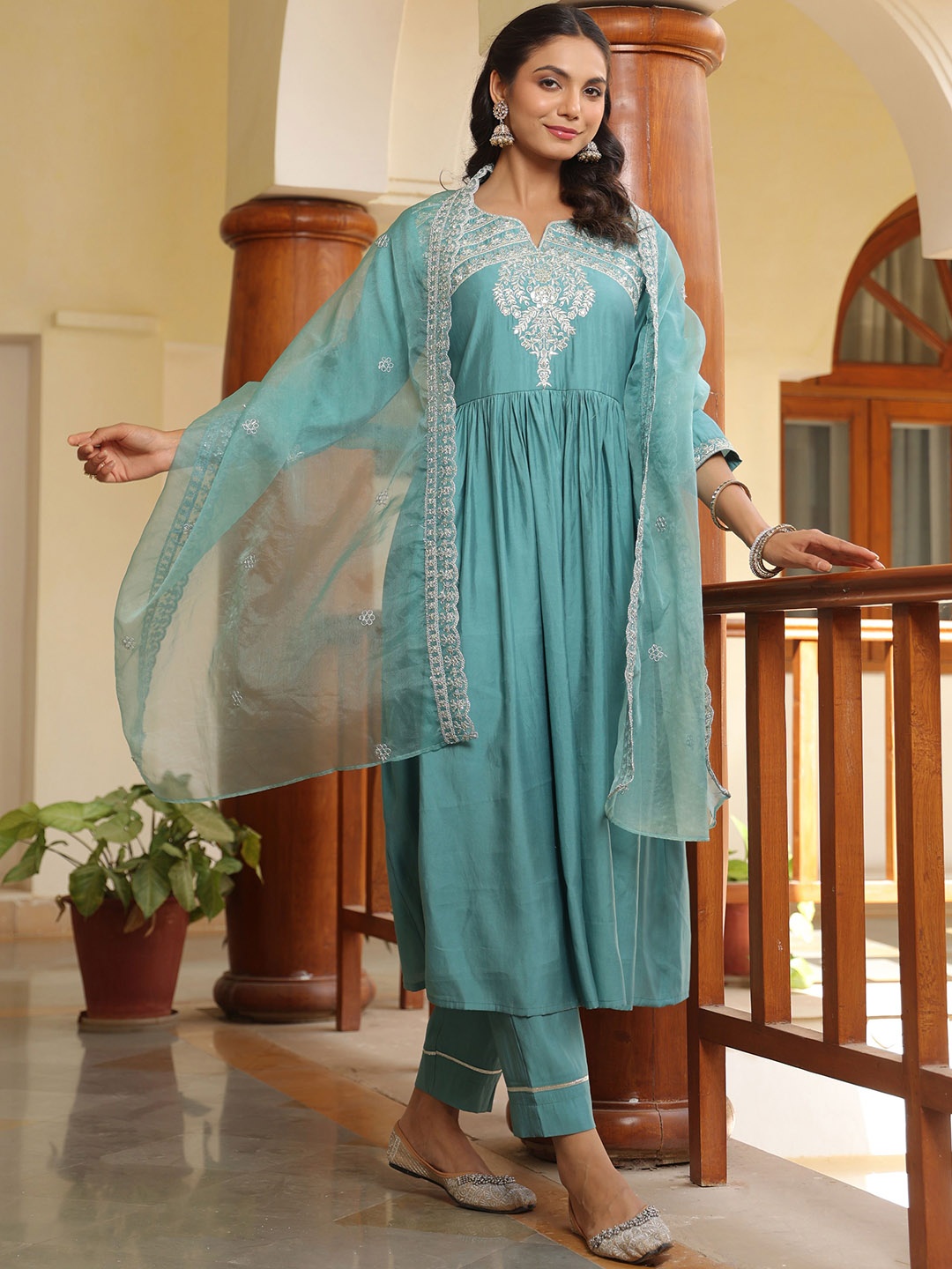 

AURIELLA Women Ethnic Motifs Yoke Design Regular Sequinned Kurta with Trousers & With Dupatta, Turquoise blue