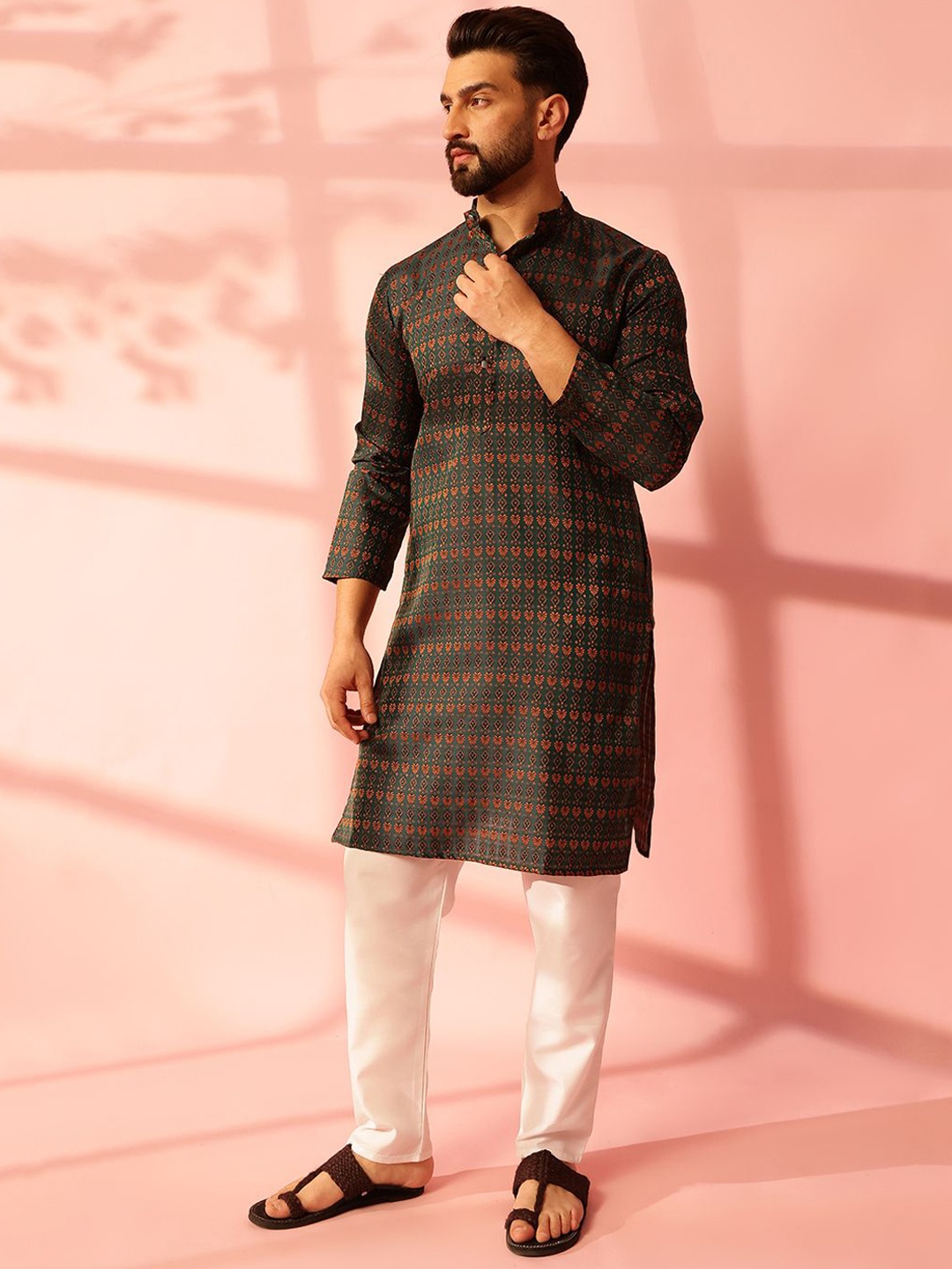 

Anouk Ethnic Motifs Printed Jacquard Silk Straight Kurta, Green