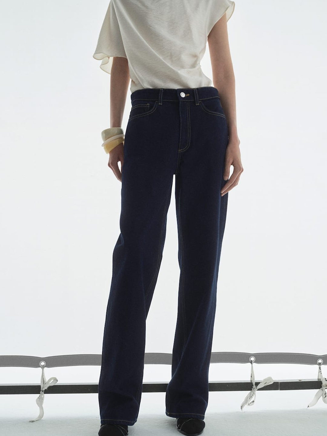 

MANGO Women Pure Cotton Straight Fit High-Rise Jeans, Blue