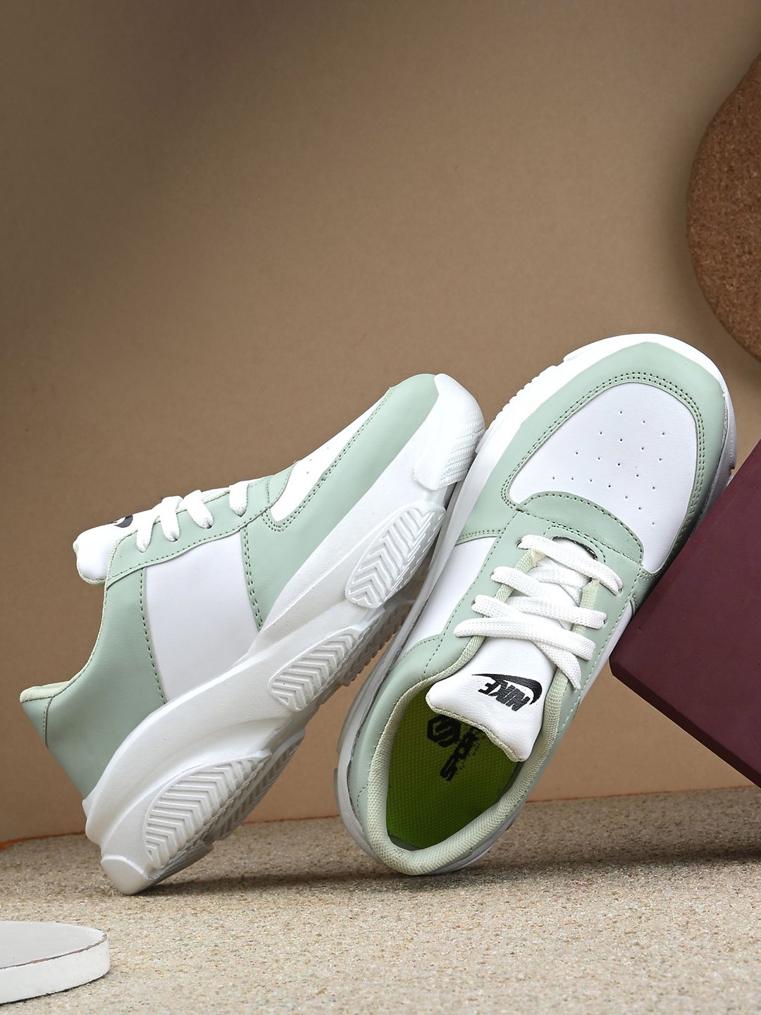 

MAGNOLIA Women Sneakers, Green