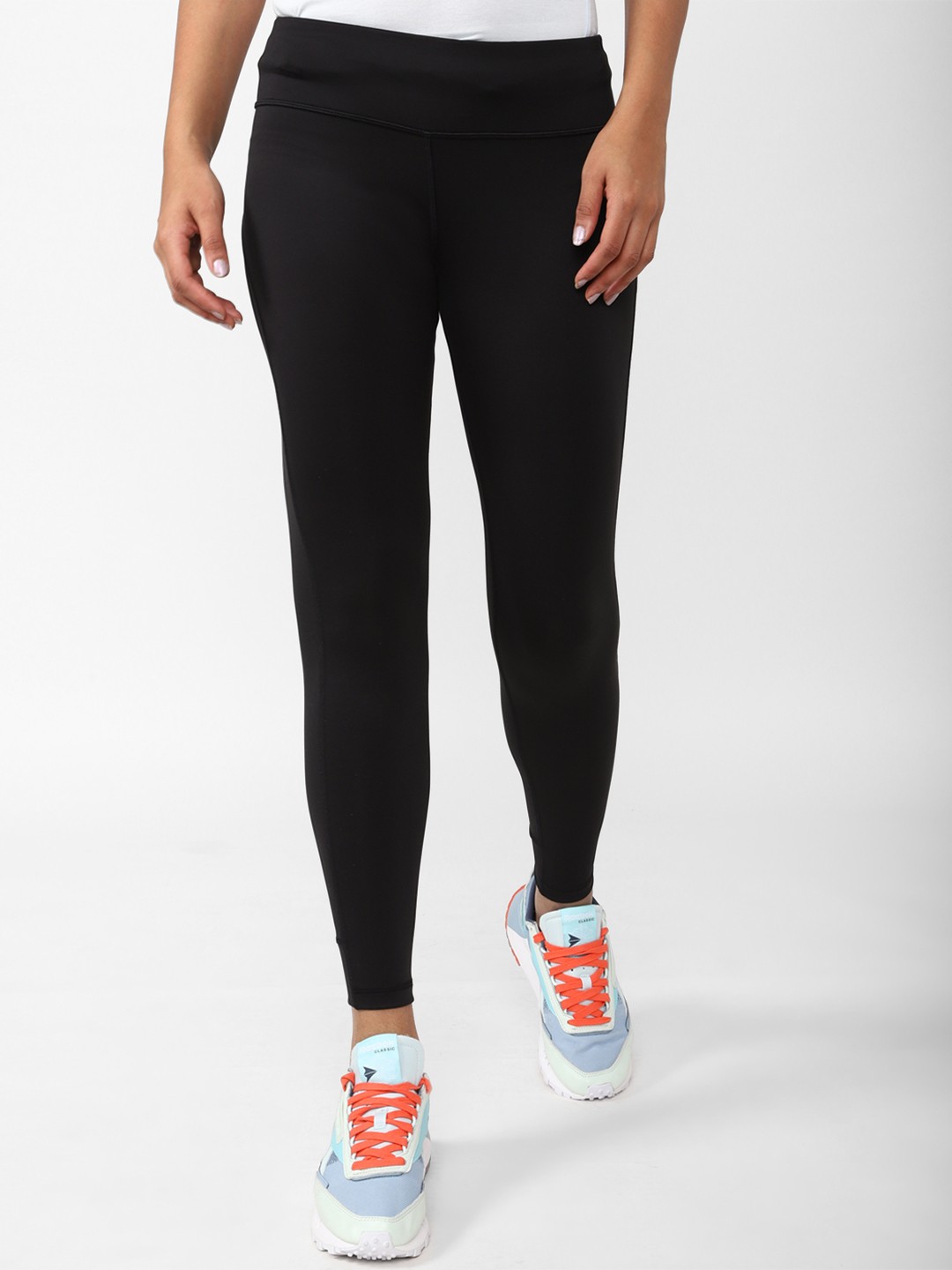 

Reebok Short Sleeve Training Track Suit, Black