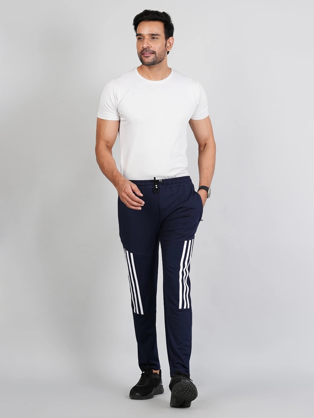 

FICKA Men Striped Mid-Rise Track Pant, Navy blue