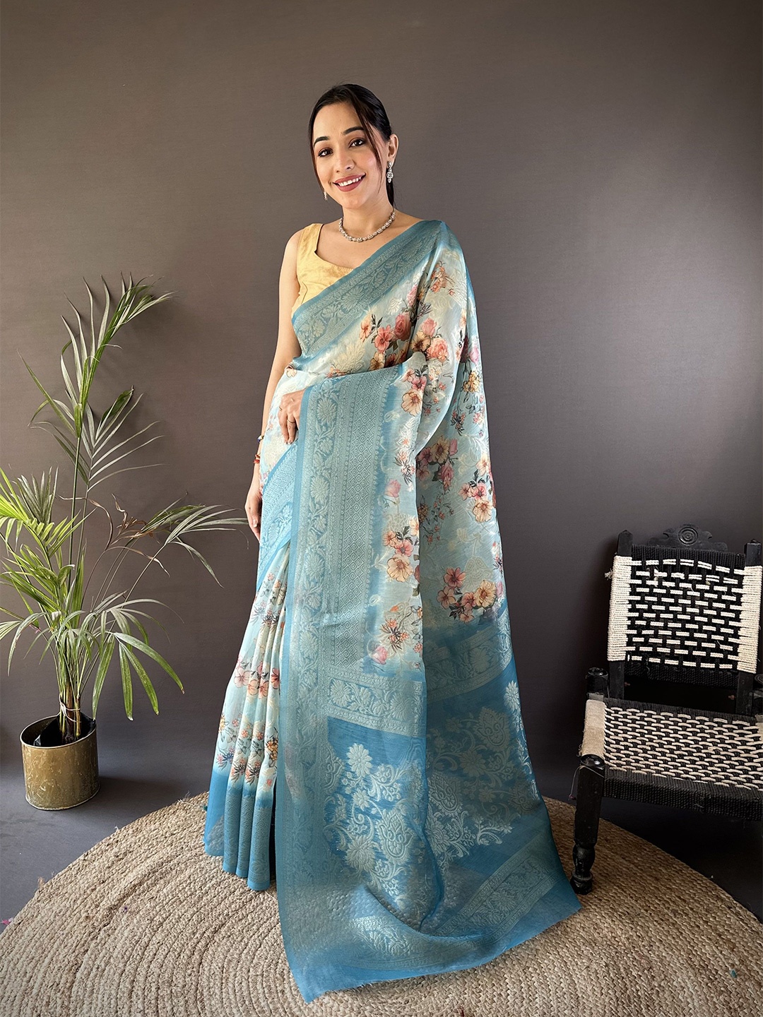 

Panzora Floral Zari Silk Blend Saree, Blue