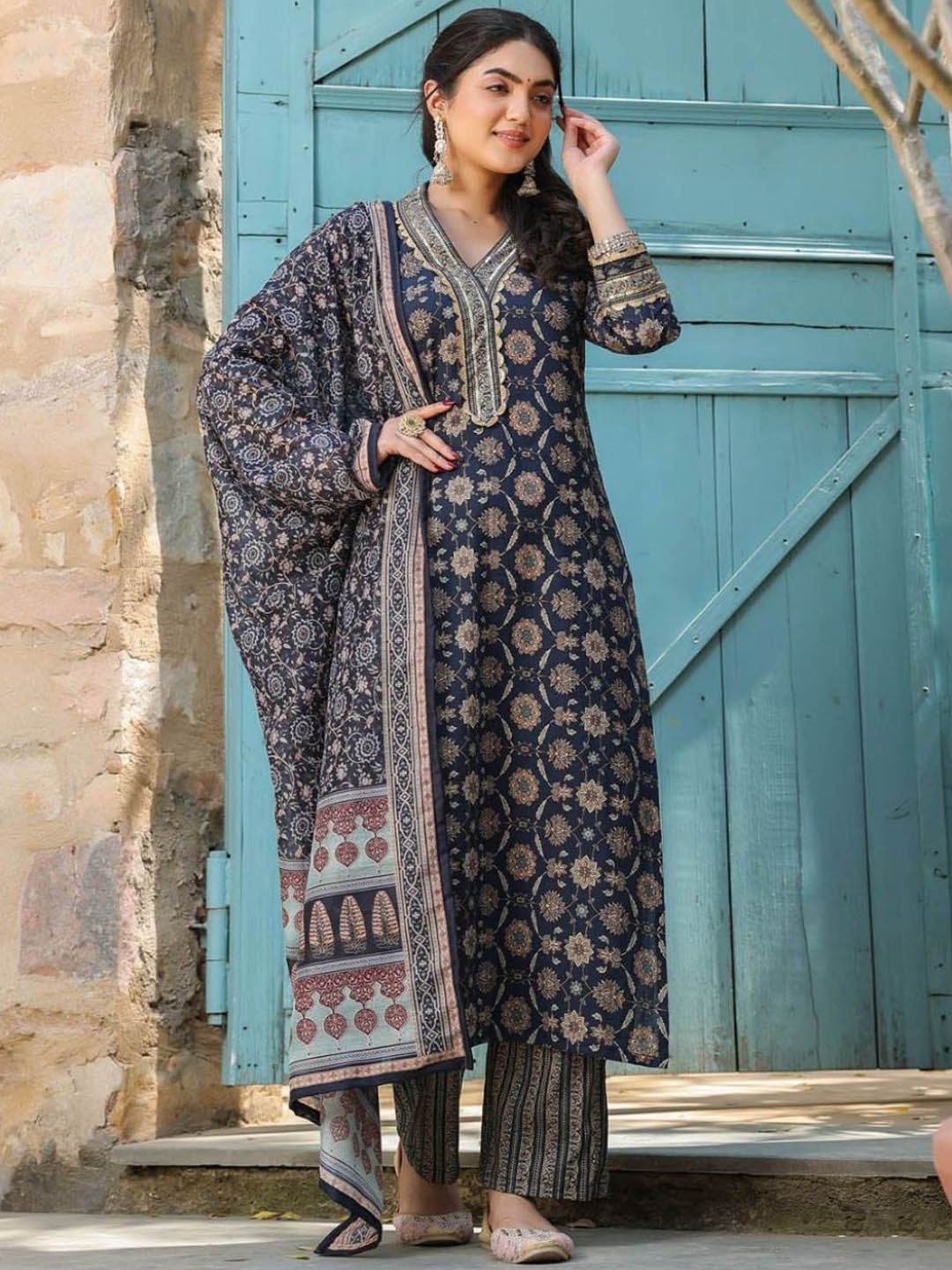 

all about you Women Floral Printed Regular Kurta with Trousers & With Dupatta, Blue