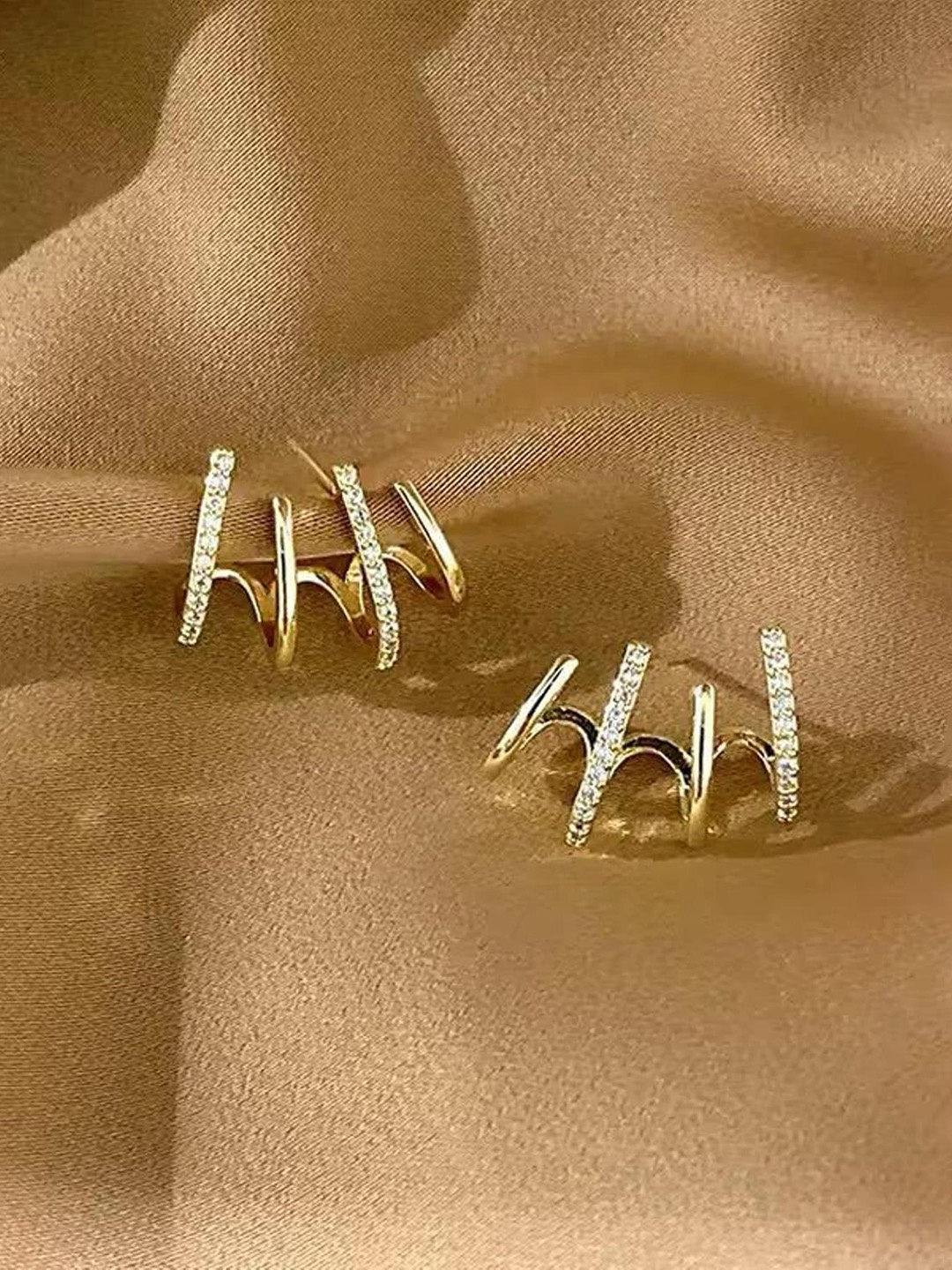 

MADDY SPACE Set Of 4 Gold Plated Artificial Stones Studded Contemporary Studs Earrings