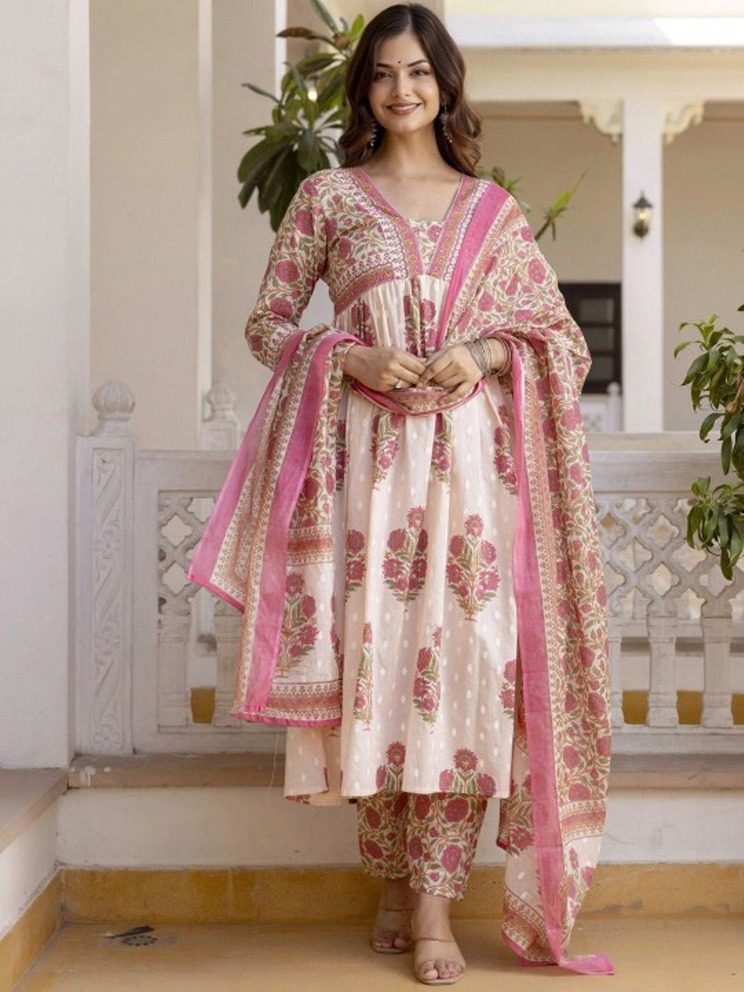 

Shatanuvart Export Women Floral Printed Regular Phulkari Kurta with Palazzos & With Dupatta, Pink