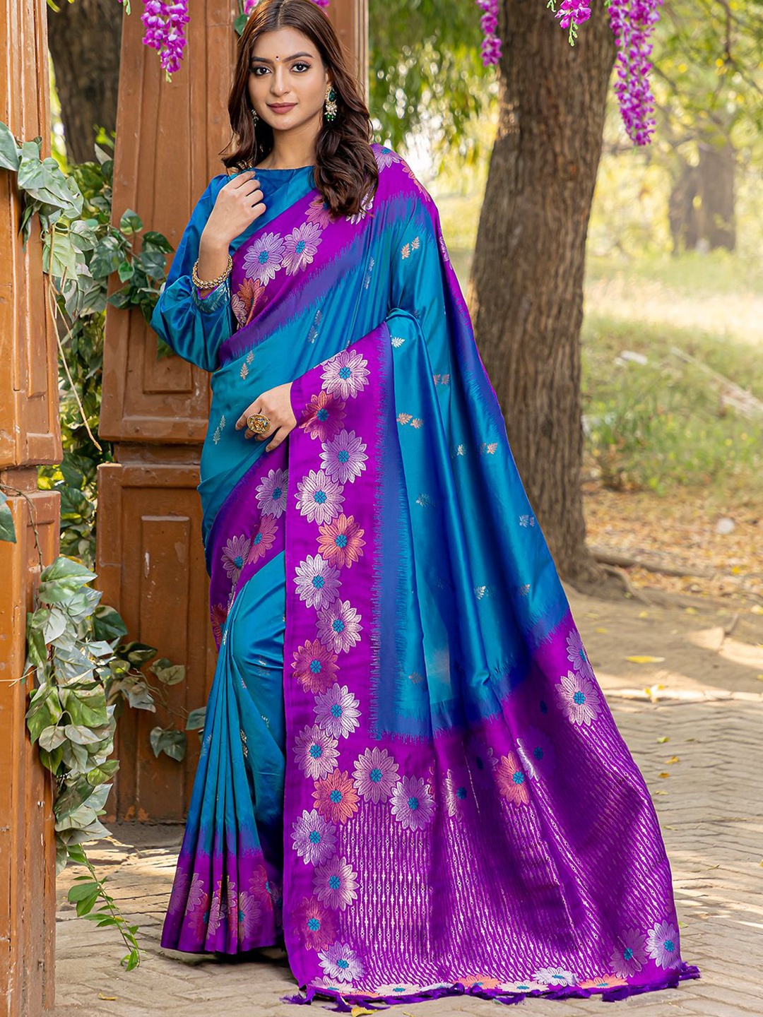 

Panzora Woven Design Zari Silk Blend Saree, Blue