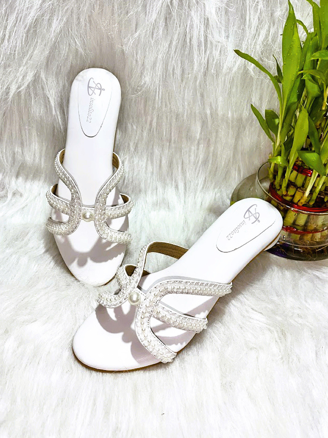 

Insolito22 Women Embellished Open Toe Flats, White