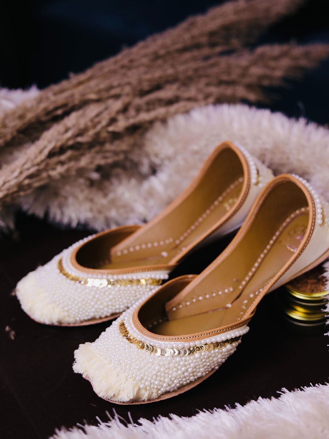 

LORYPHILORY Women Ethnic Mojaris Flats, White