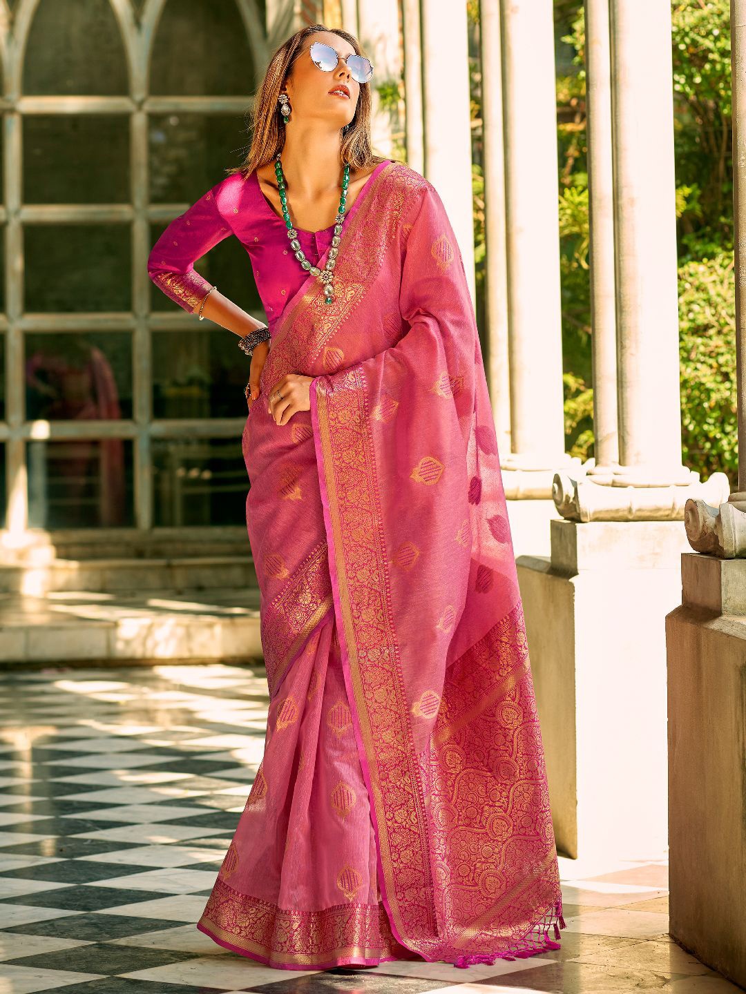 

DIVASTRI Woven Design Zari Tissue Designer Saree, Pink