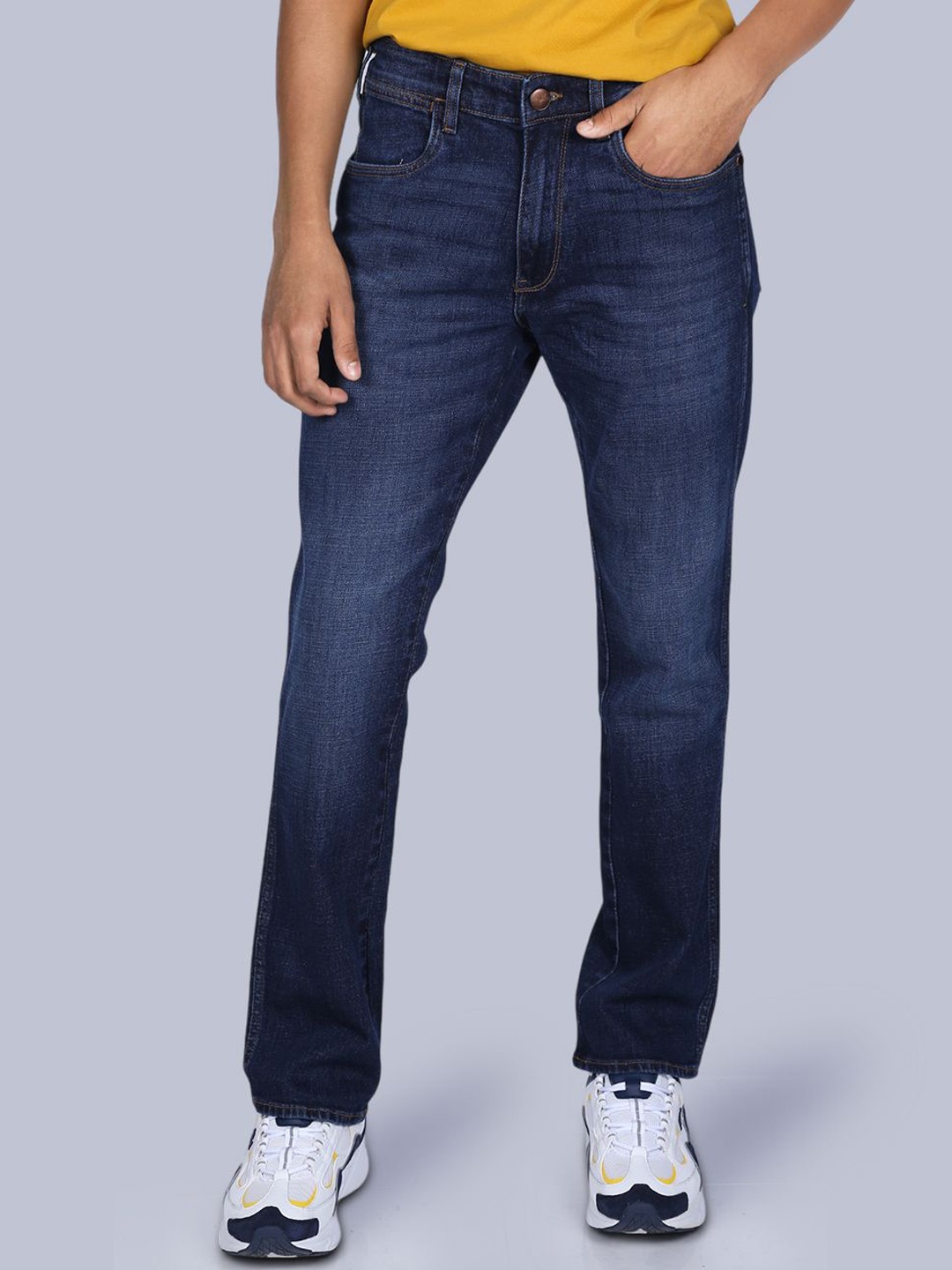 

Wrangler Men Millard Relaxed Fit Light Fade Stretchable Jeans, Blue