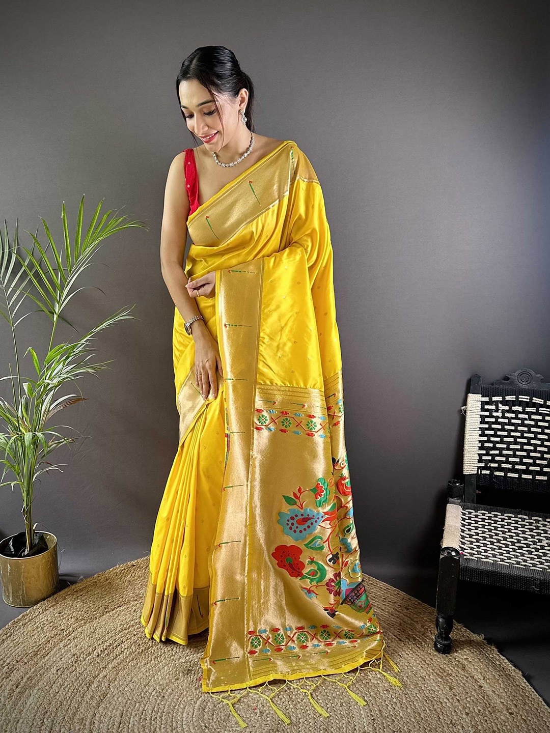 

DIVASTRI Woven Design Zari Silk Blend Paithani Saree, Yellow