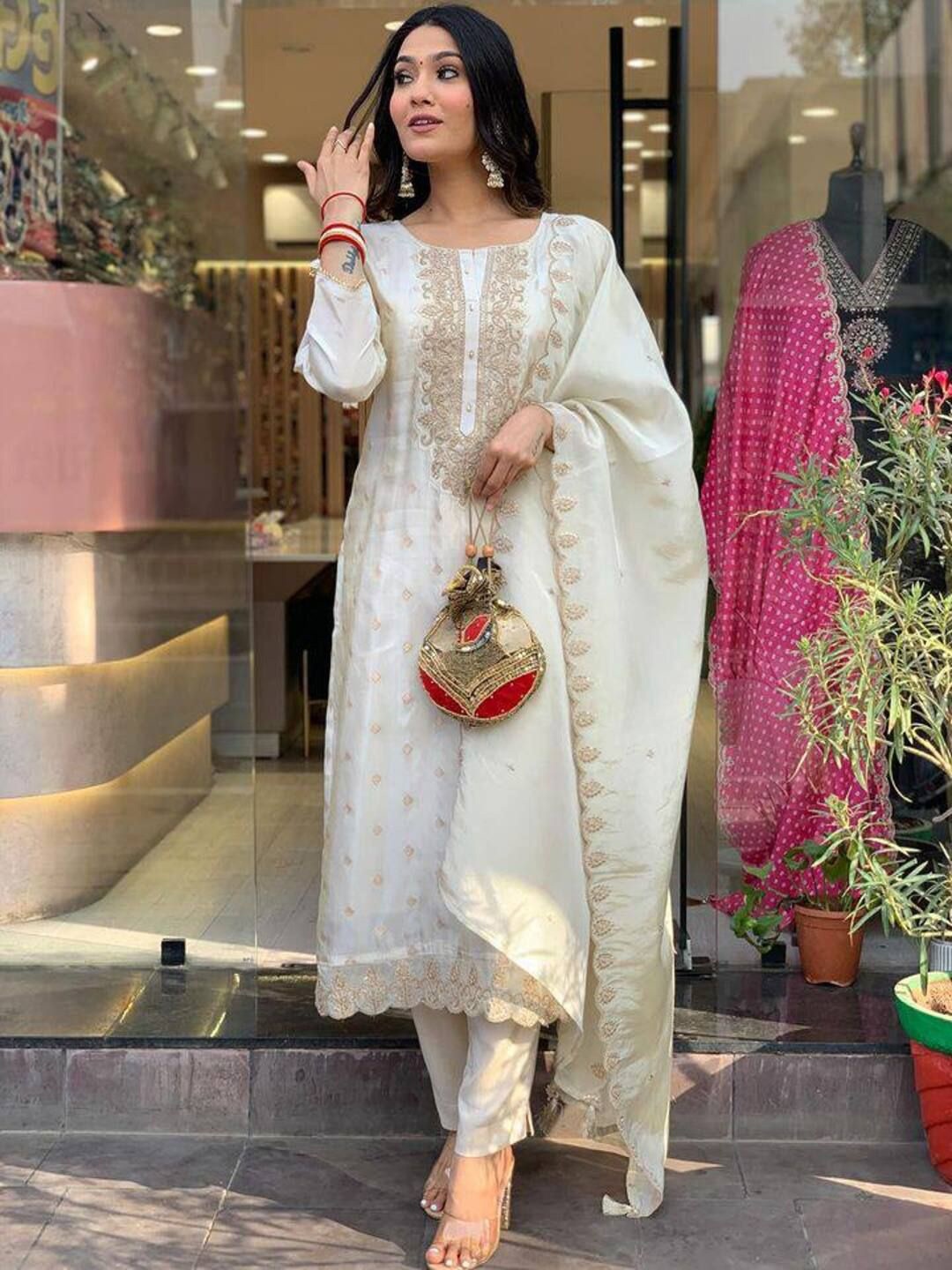 

DIVASTRI Women Embroidered Regular Kurta with Trousers, Cream