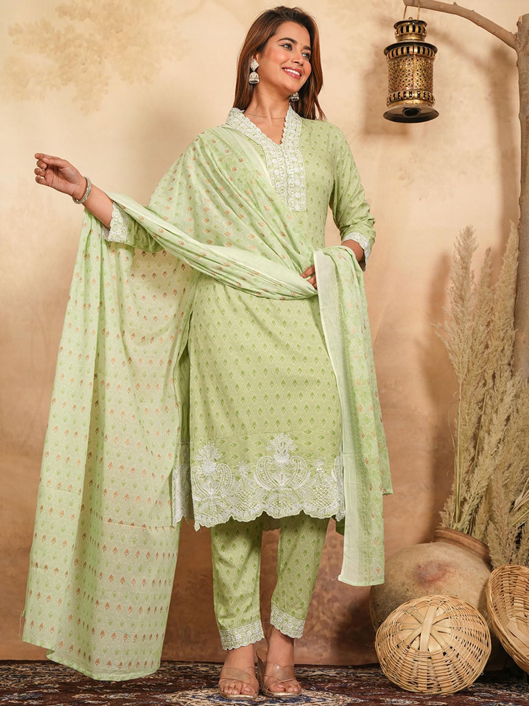 

NANAK FEB Women Ethnic Motifs Embroidered Regular Thread Work Kurta with Trousers & With Dupatta, Sea green