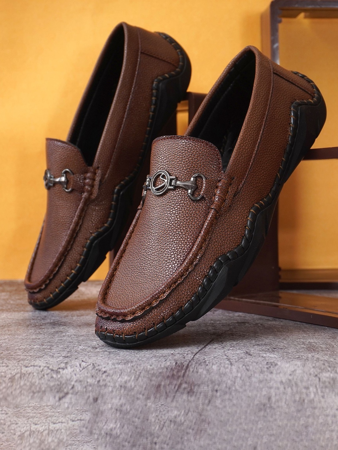 

Killer Men Textured Loafers, Tan