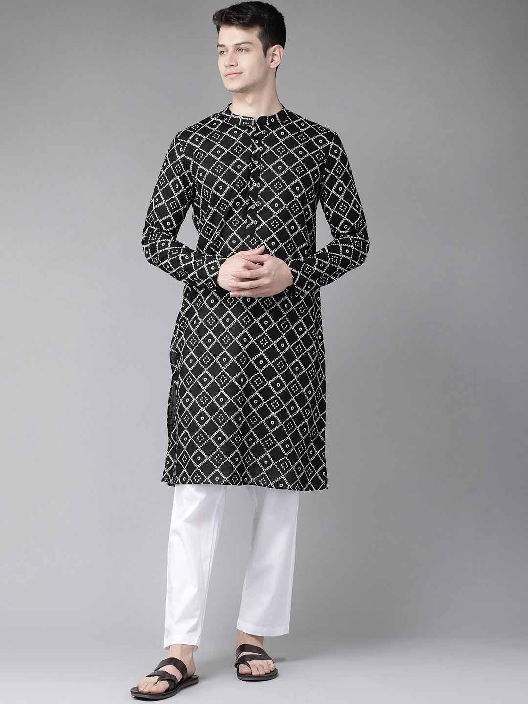 

Fashvio Men Geometric Printed Chikankari Handloom Kurta, Black
