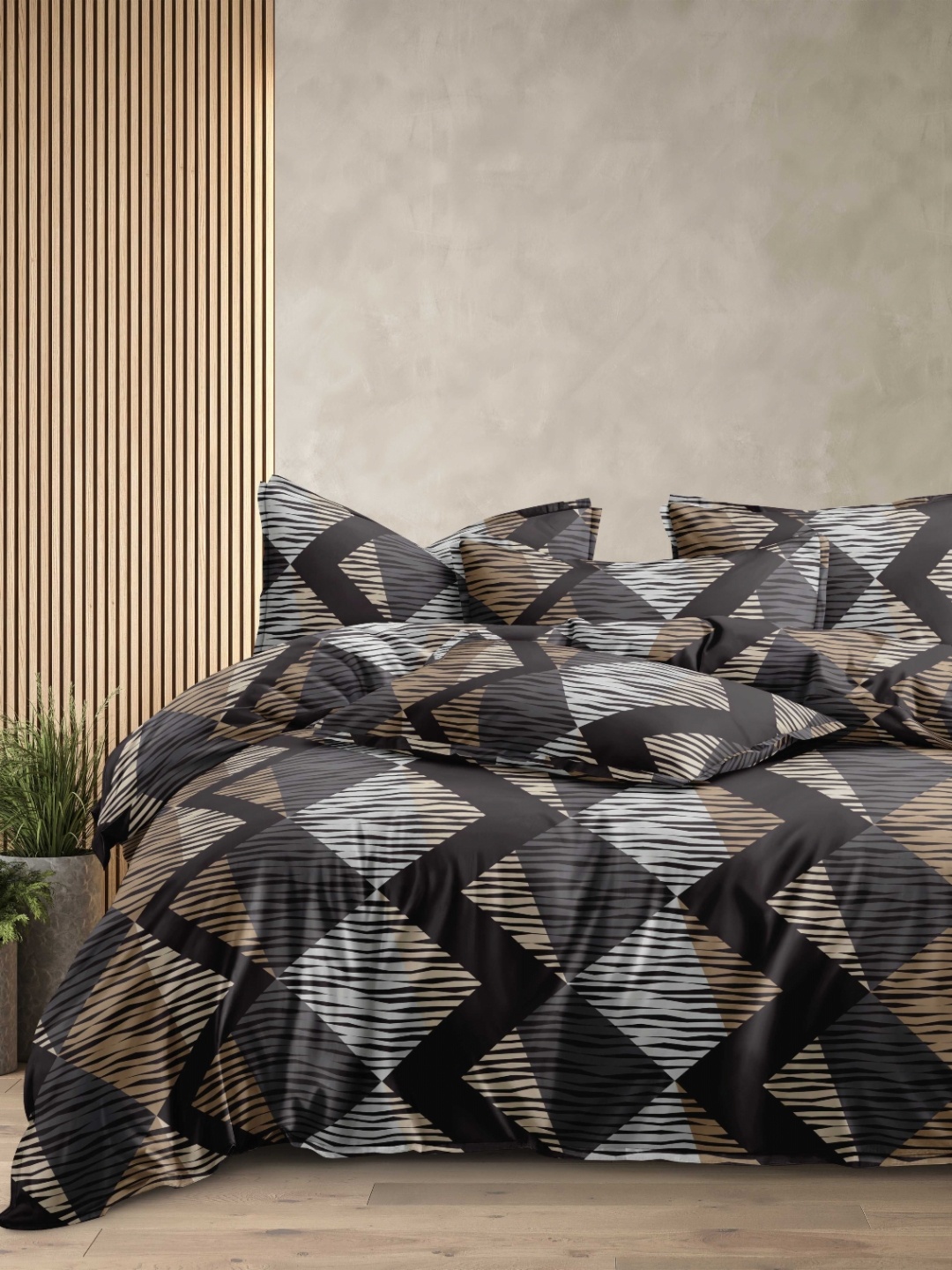 

Ariana Grey & Black Geometric 140 TC King Bedsheet with 2 Pillow Covers