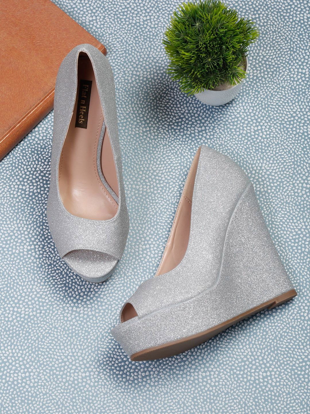 

Flat n Heels Wedge Pumps, Silver
