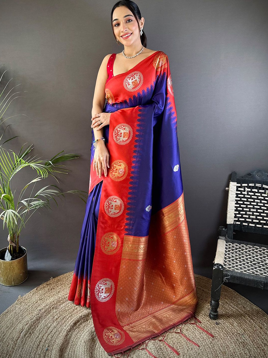 

DIVASTRI Woven Design Zari Silk Blend Designer Banarasi Saree, Blue