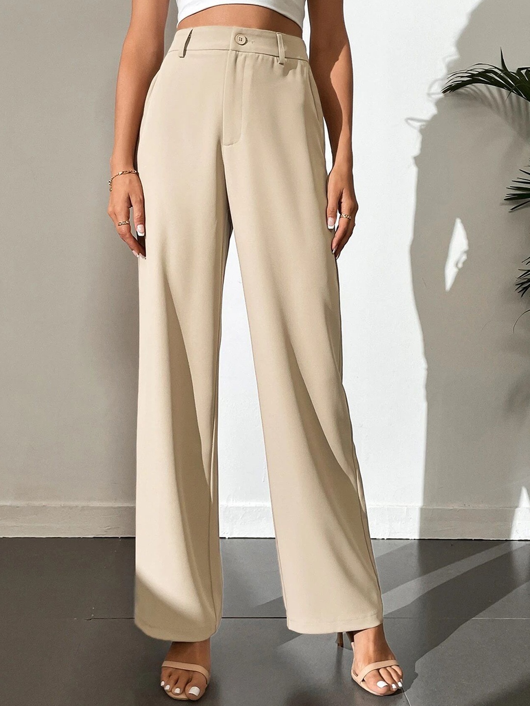 

Chemistry Women High-Rise Straight Fit Trousers, Beige