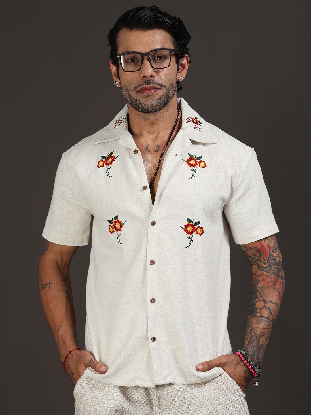 

Italian Colony Men Original Floral Opaque Printed Casual Shirt, Cream