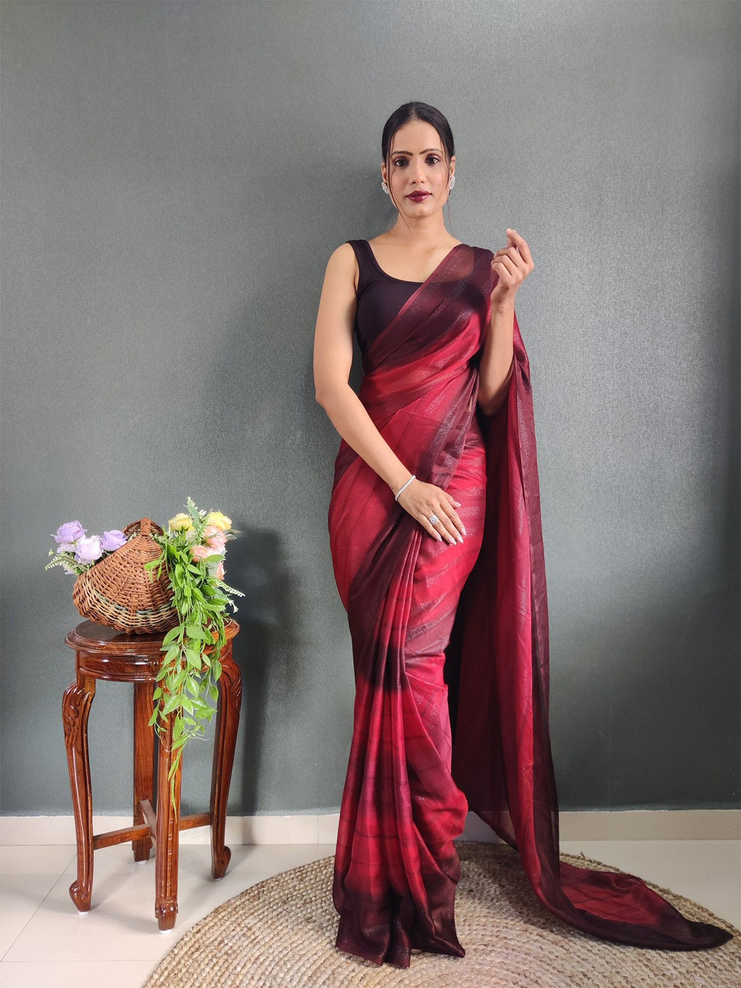 

Rangtulika Ethnics Striped Poly Georgette Ready to Wear Saree, Red