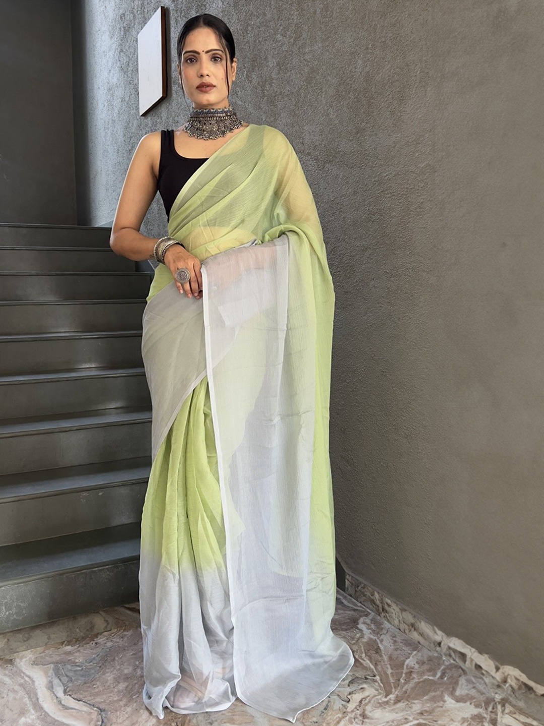 

Rangtulika Ethnics Colourblocked Poly Georgette Ready to Wear Saree, Green