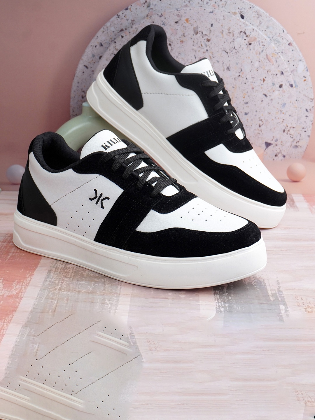 

Killer Men Colourblocked Sneakers, Black