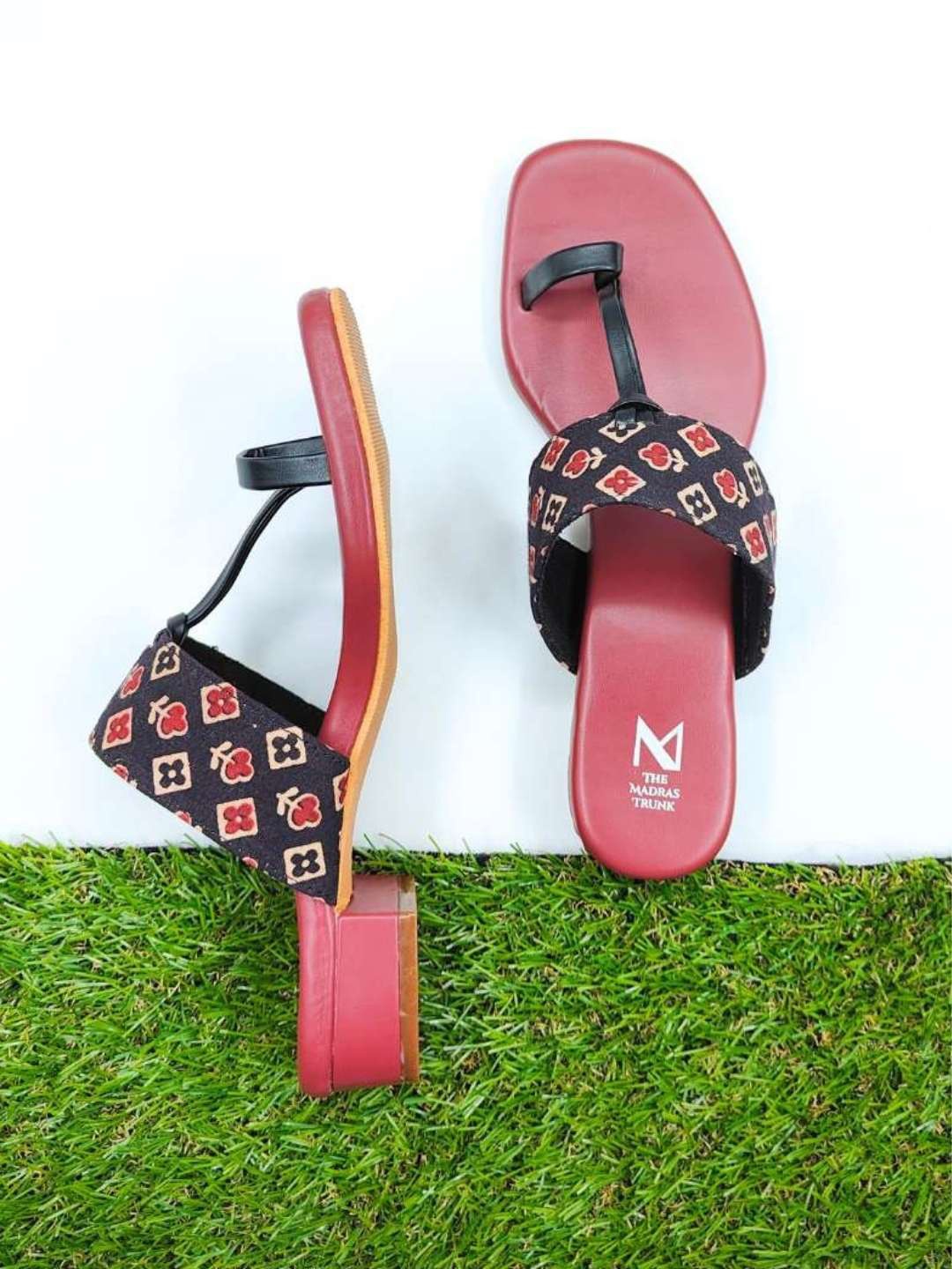 

THE MADRAS TRUNK Block Sandals, Maroon