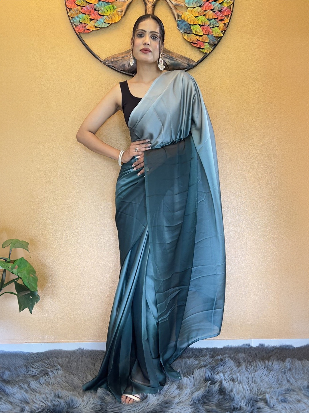 

Rangtulika Ethnics Colourblocked Poly Chiffon Ready to Wear Saree, Teal