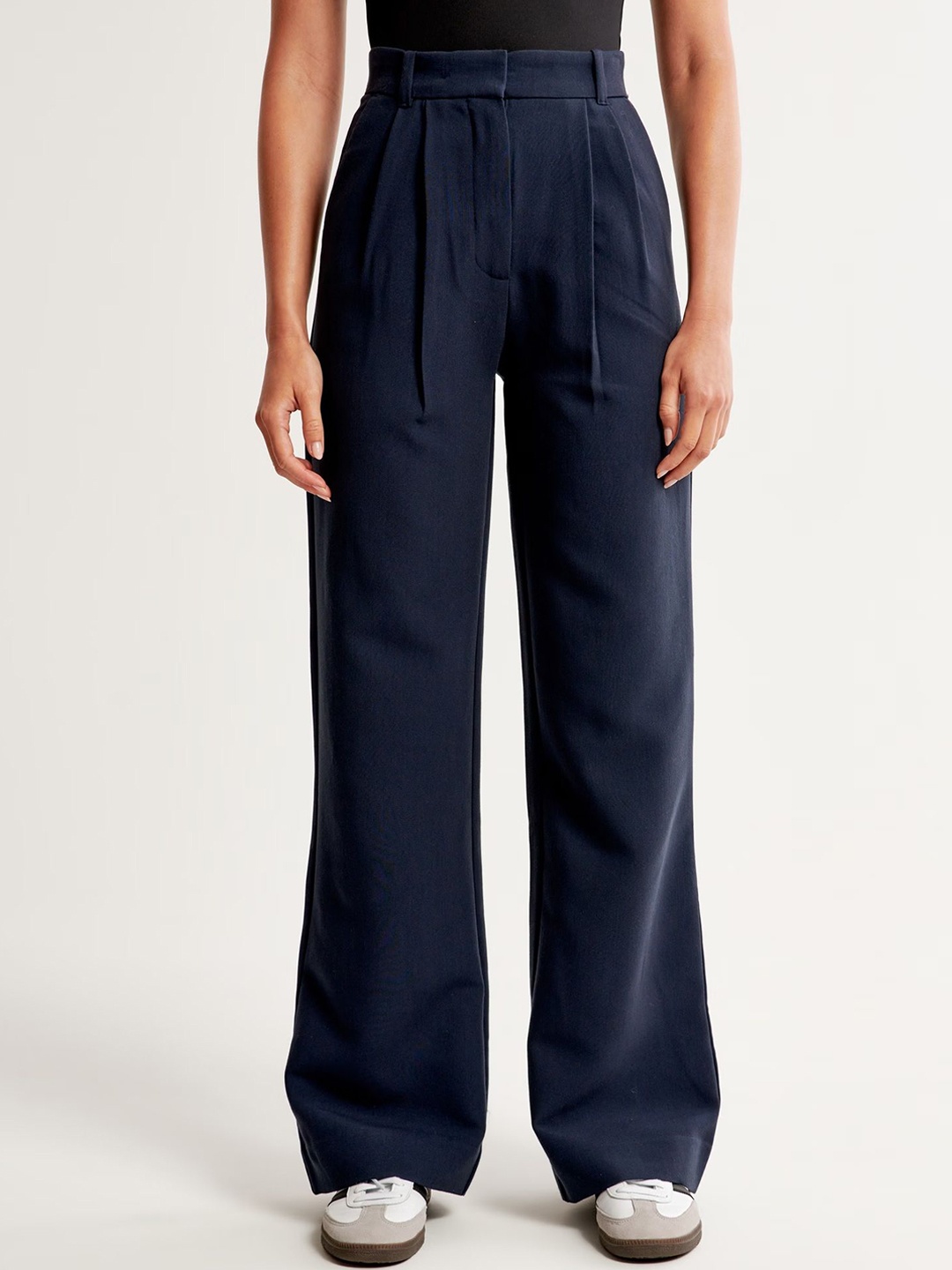 

Chemistry Women Ultra Tapered Fit High-Rise Pleated Trousers, Navy blue