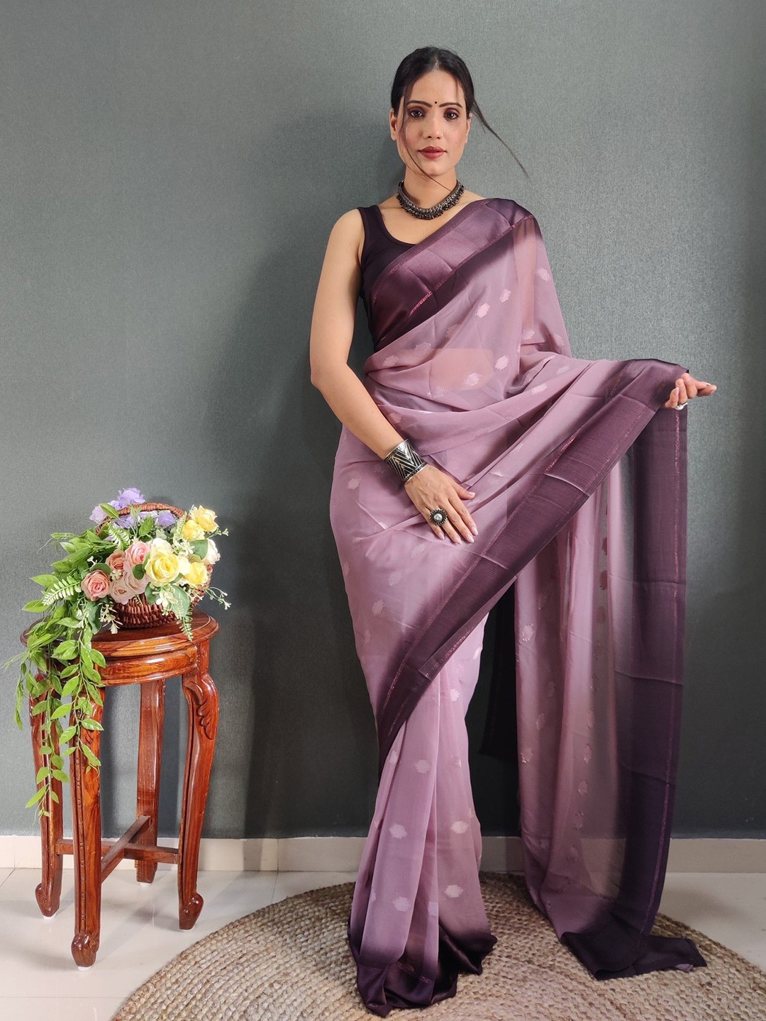 

Rangtulika Ethnics Colourblocked Poly Georgette Ready to Wear Saree, Lavender