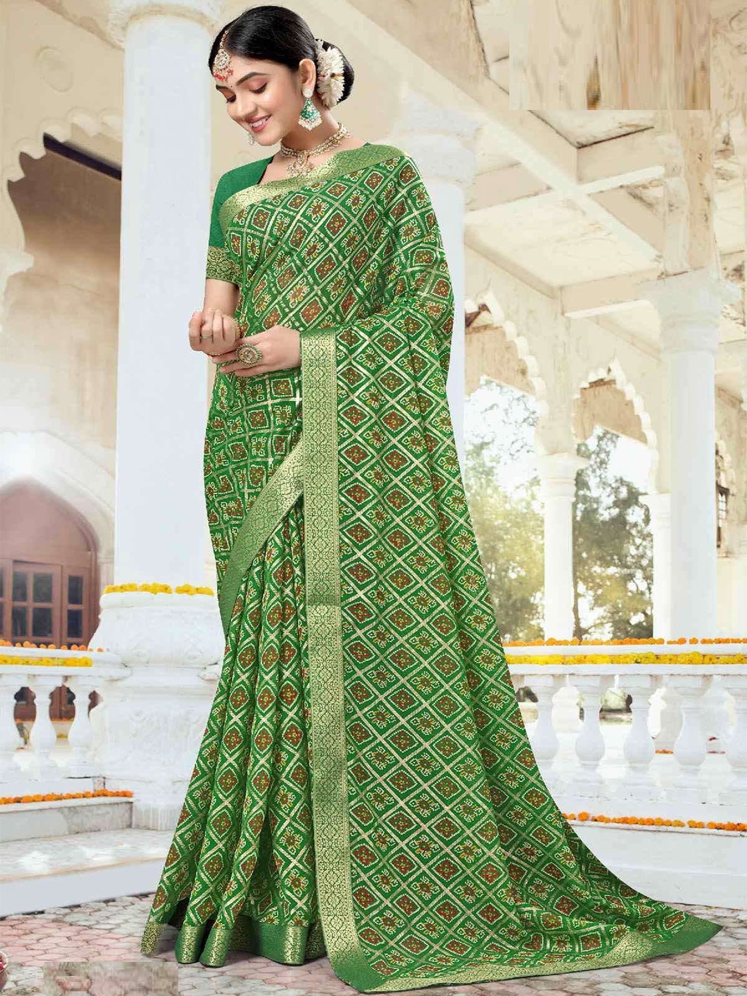 

Reboot Fashions Bandhani Zari Pure Georgette Block Print Saree, Green