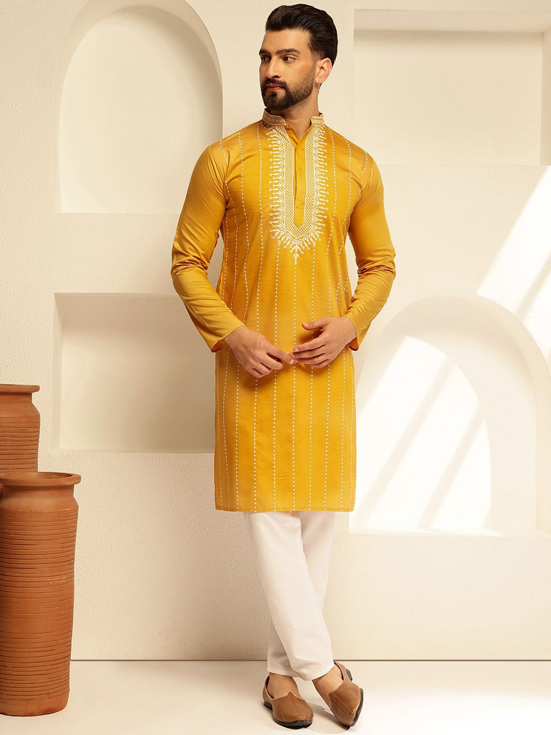 

SOJANYA Geometric Embroidered Mandarin Collar Thread Work Cotton Silk Straight Kurta, Mustard