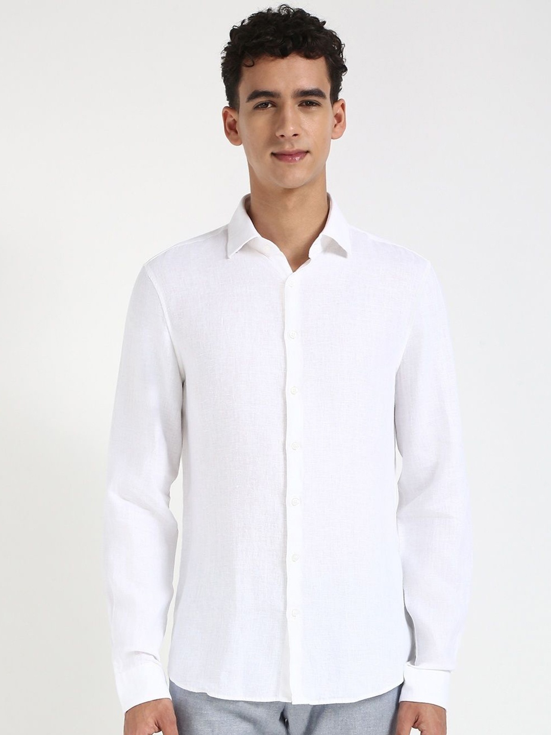 

Calvin Klein Jeans Men Classic Slim Fit Opaque Casual Shirt, White