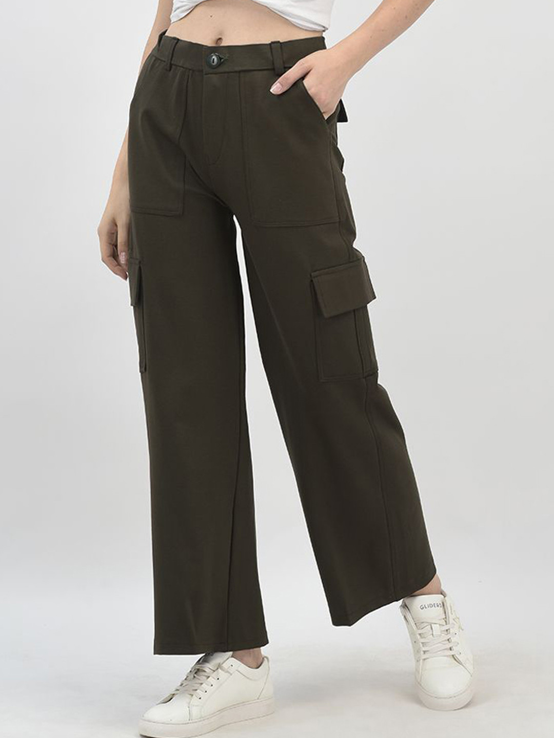 

Chemistry Women Relaxed Straight Leg Flared High-Rise Cargos Trousers, Green
