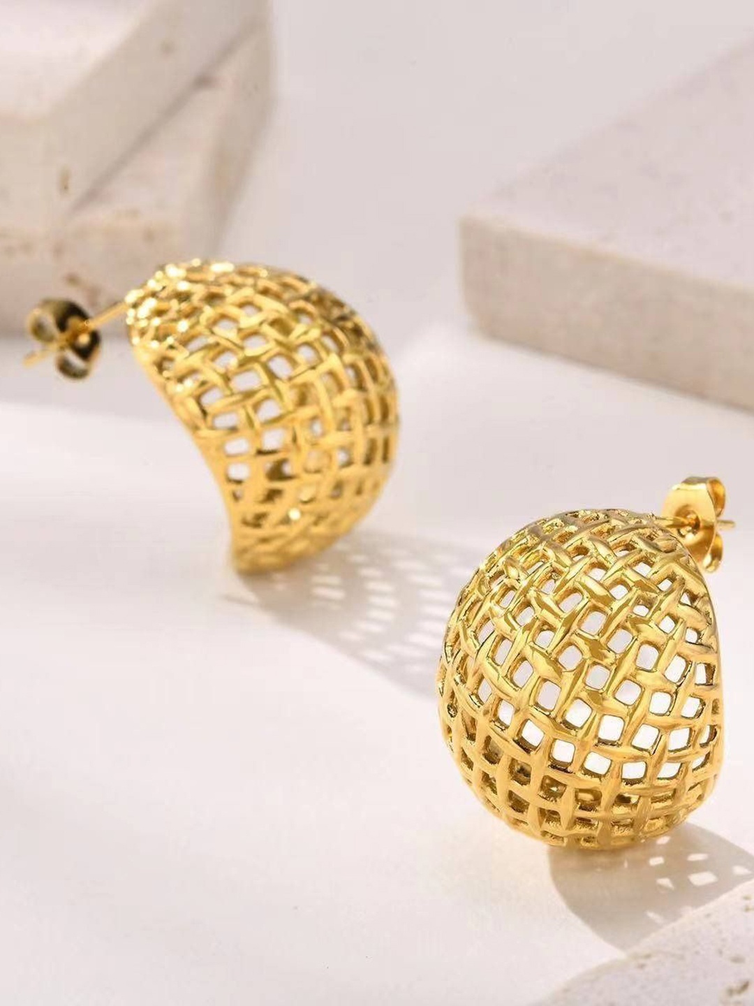 

VIEN Stainless Steel Gold-Plated Contemporary Drop Earrings