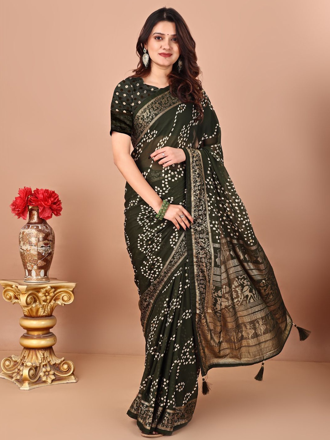 

DIVASTRI Bandhani Poly Chiffon Designer Bandhani Saree, Green