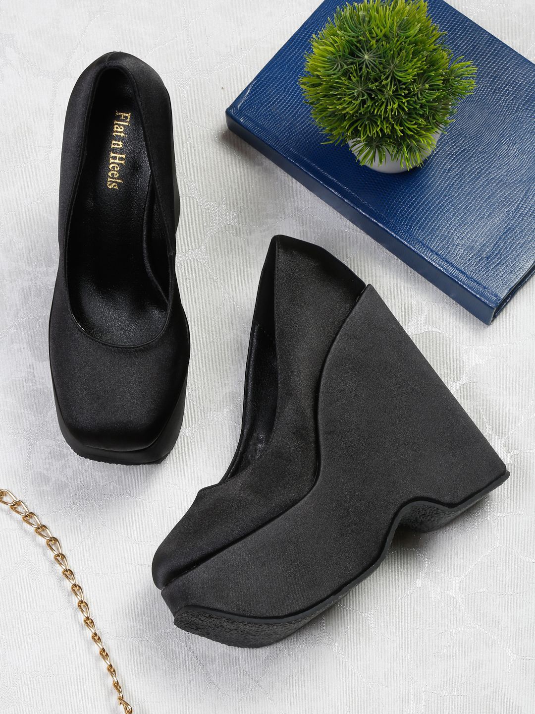 

Flat n Heels Velvet Wedge Pumps, Black