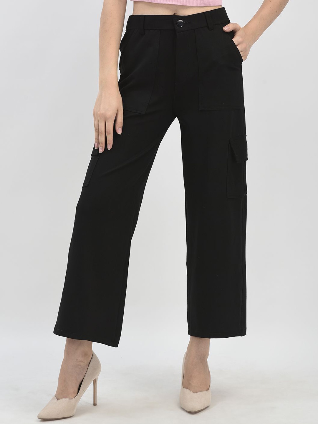 

Chemistry Women Relaxed Straight Leg High-Rise Cargos Trousers, Black