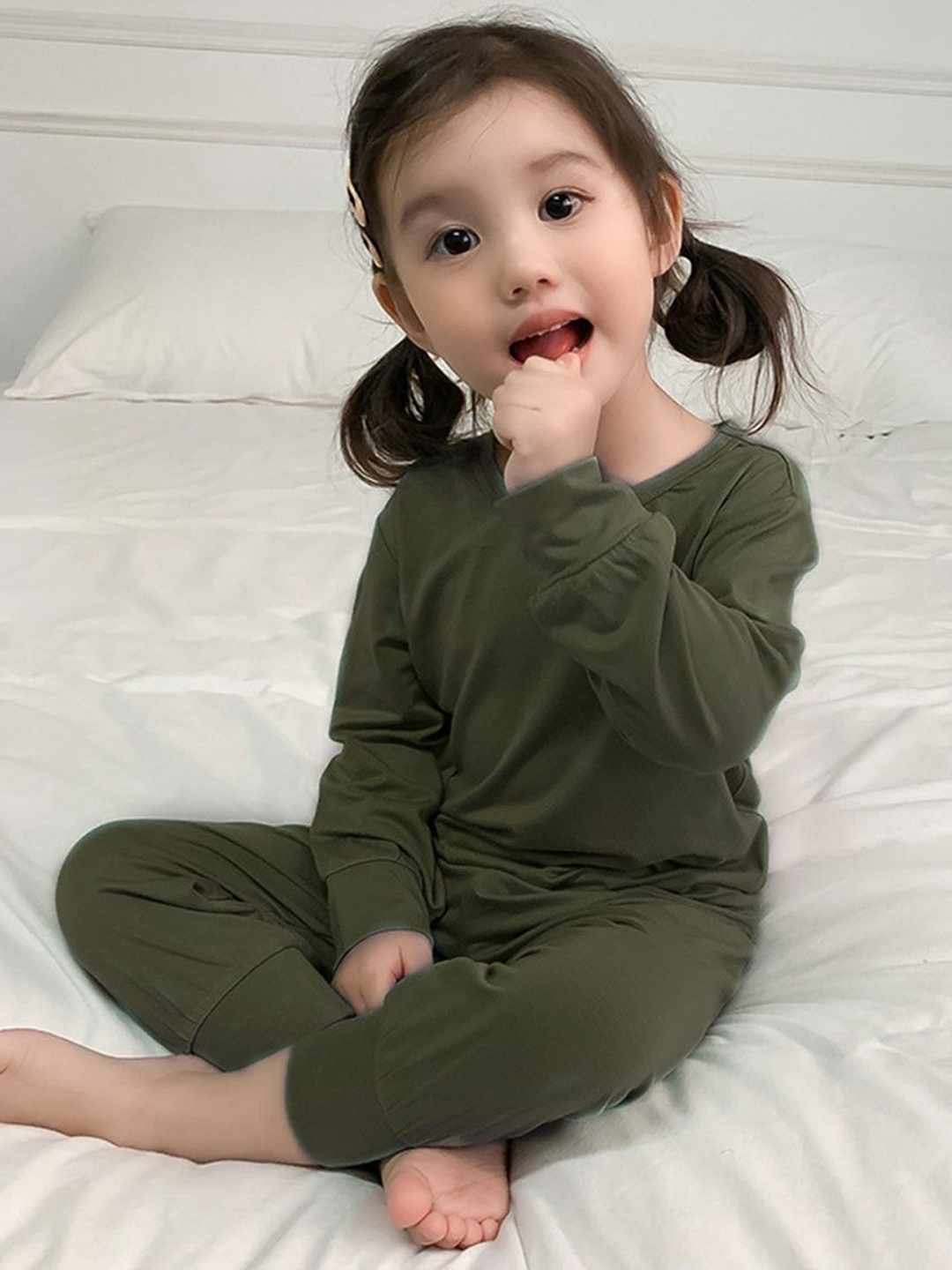

YK Girls Long Sleeve T-Shirt & Joggers Clothing Set, Olive