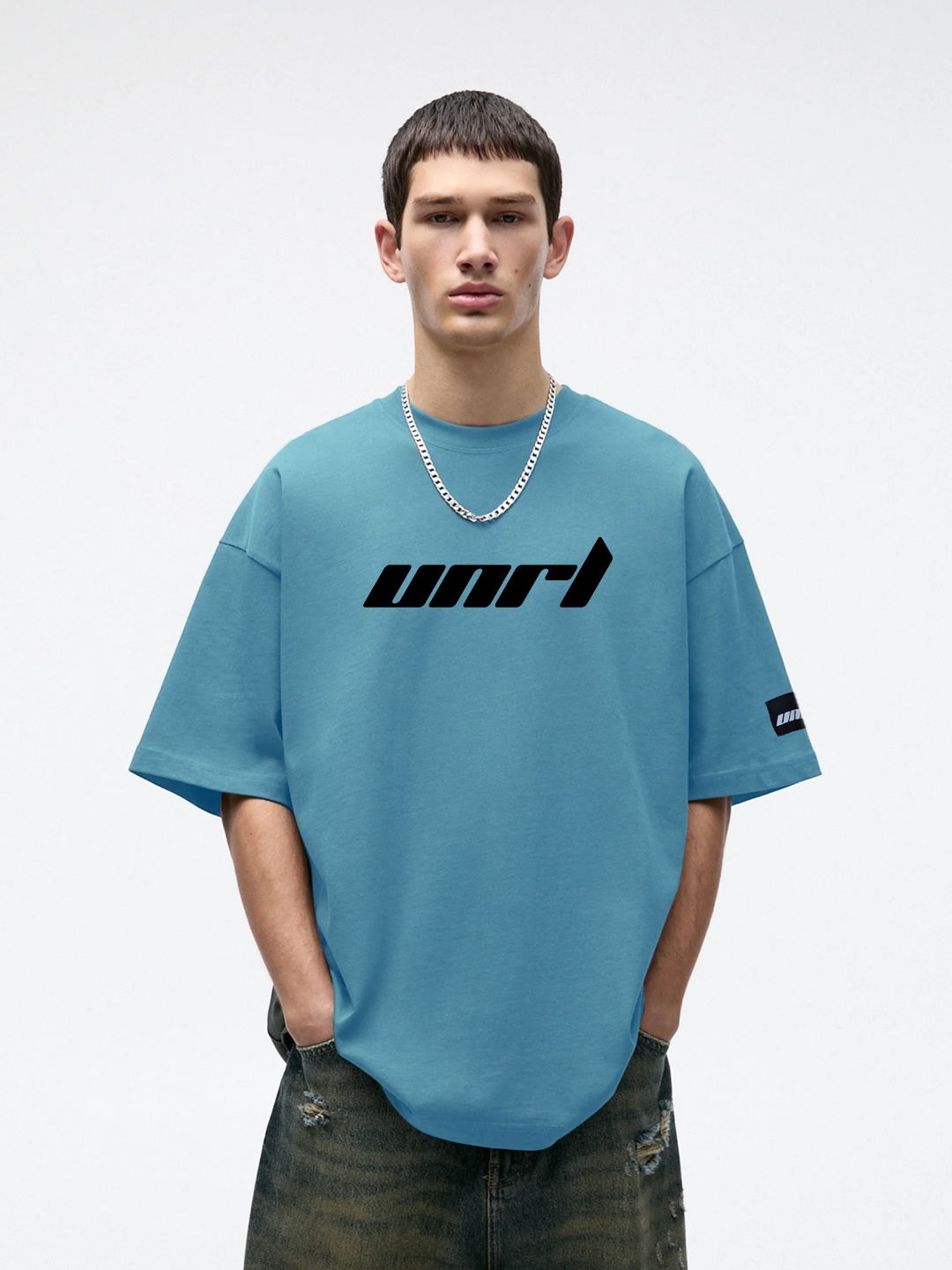 

UNRL Men Typography Printed Drop-Shoulder Sleeves Oversized T-shirt, Blue