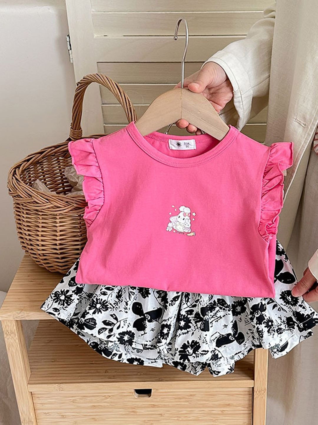 

YK Girls Printed Top With Skirt, Pink