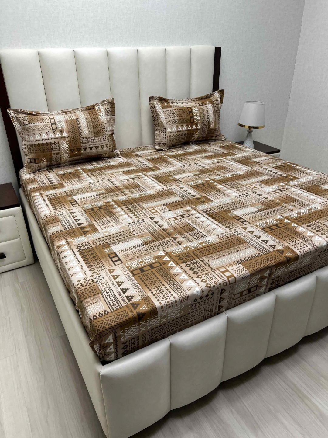 

Pure Decor Brown & Black Geometric 180 TC King Bedsheet with 2 Pillow Covers