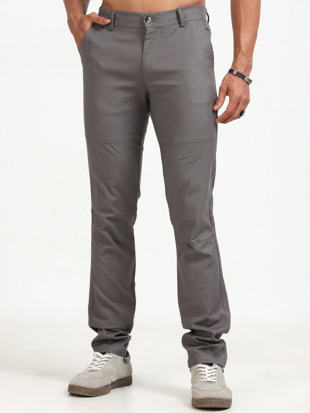 

THE BEETEL HOUSE Men Relaxed Popcorn Dobby Cargos Trousers, Grey