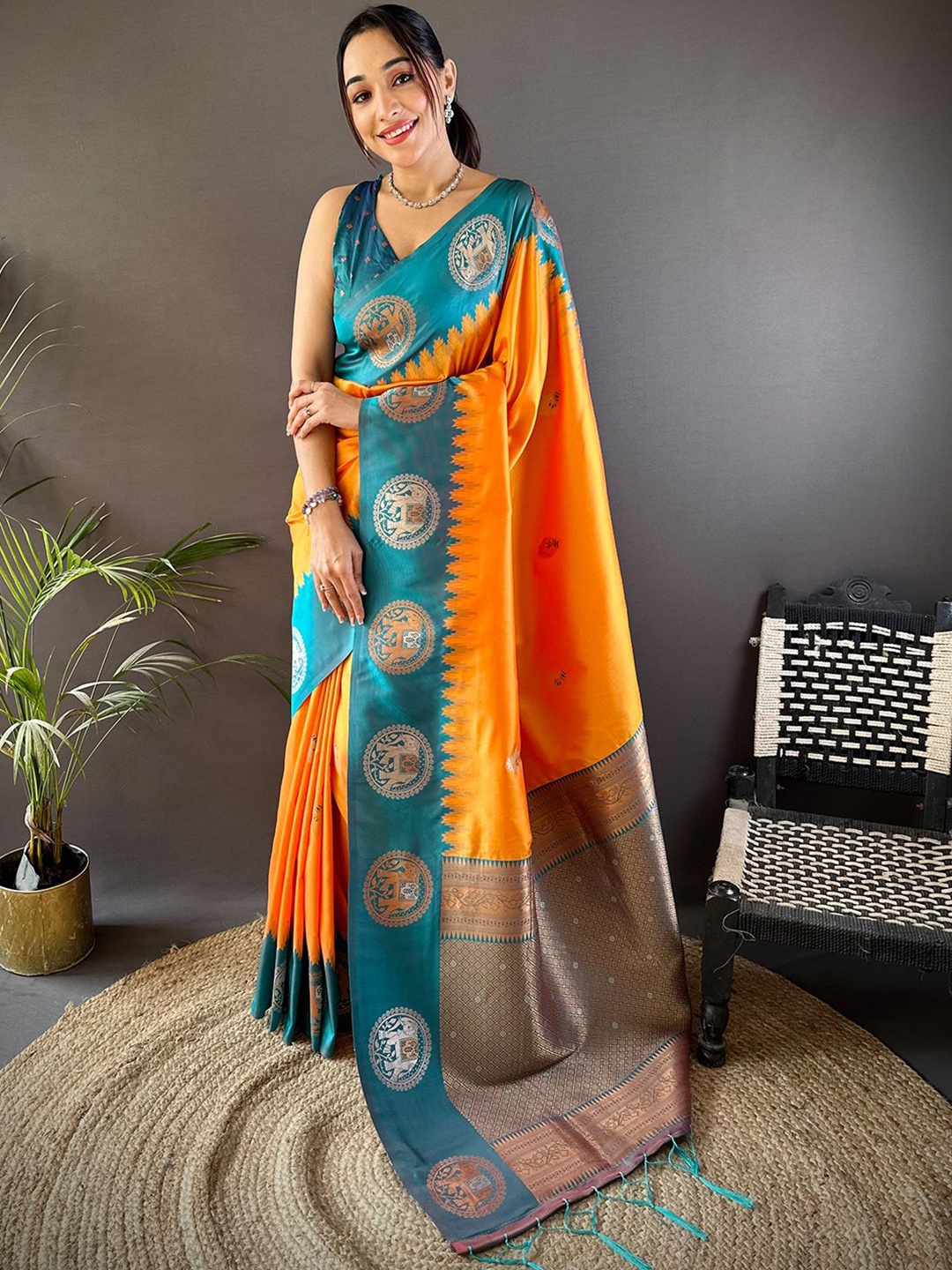 

DIVASTRI Woven Design Zari Silk Blend Designer Banarasi Saree, Orange