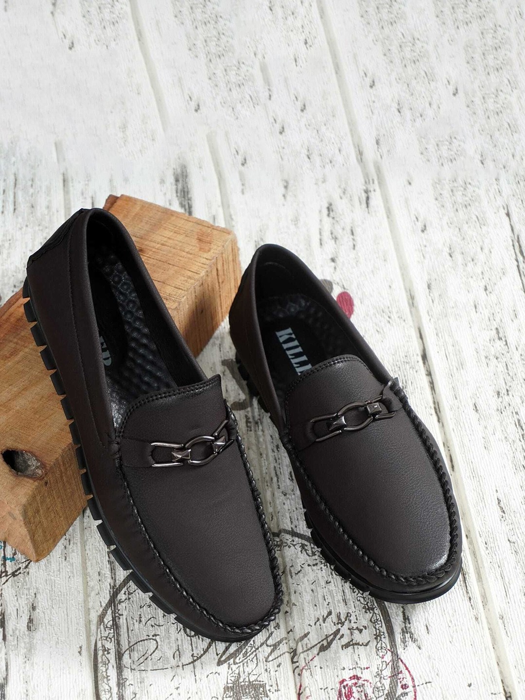

Killer Men Textured Loafers, Black