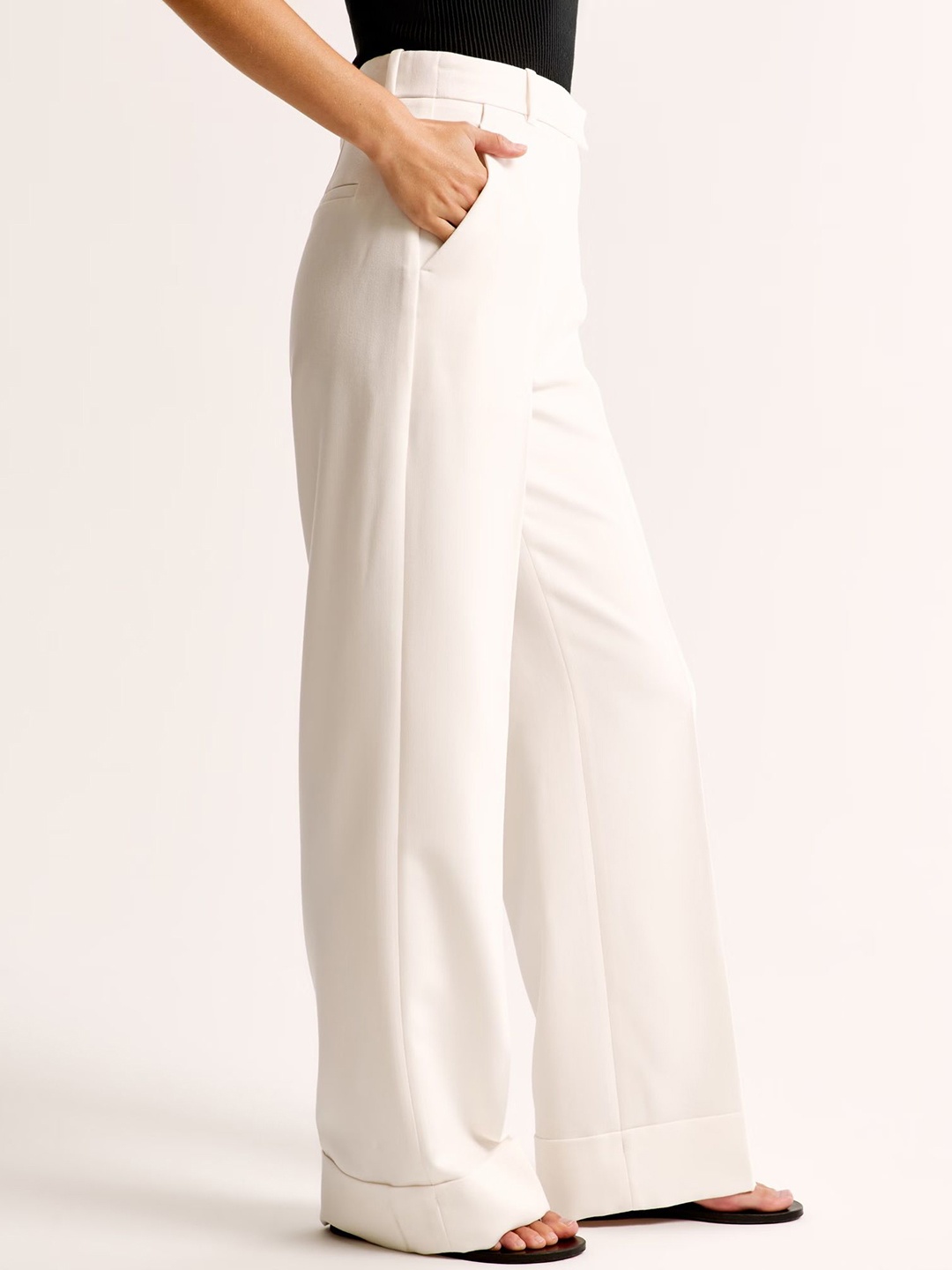 

Chemistry Women Relaxed High-Rise Stain Resistant Pleated Trousers, White