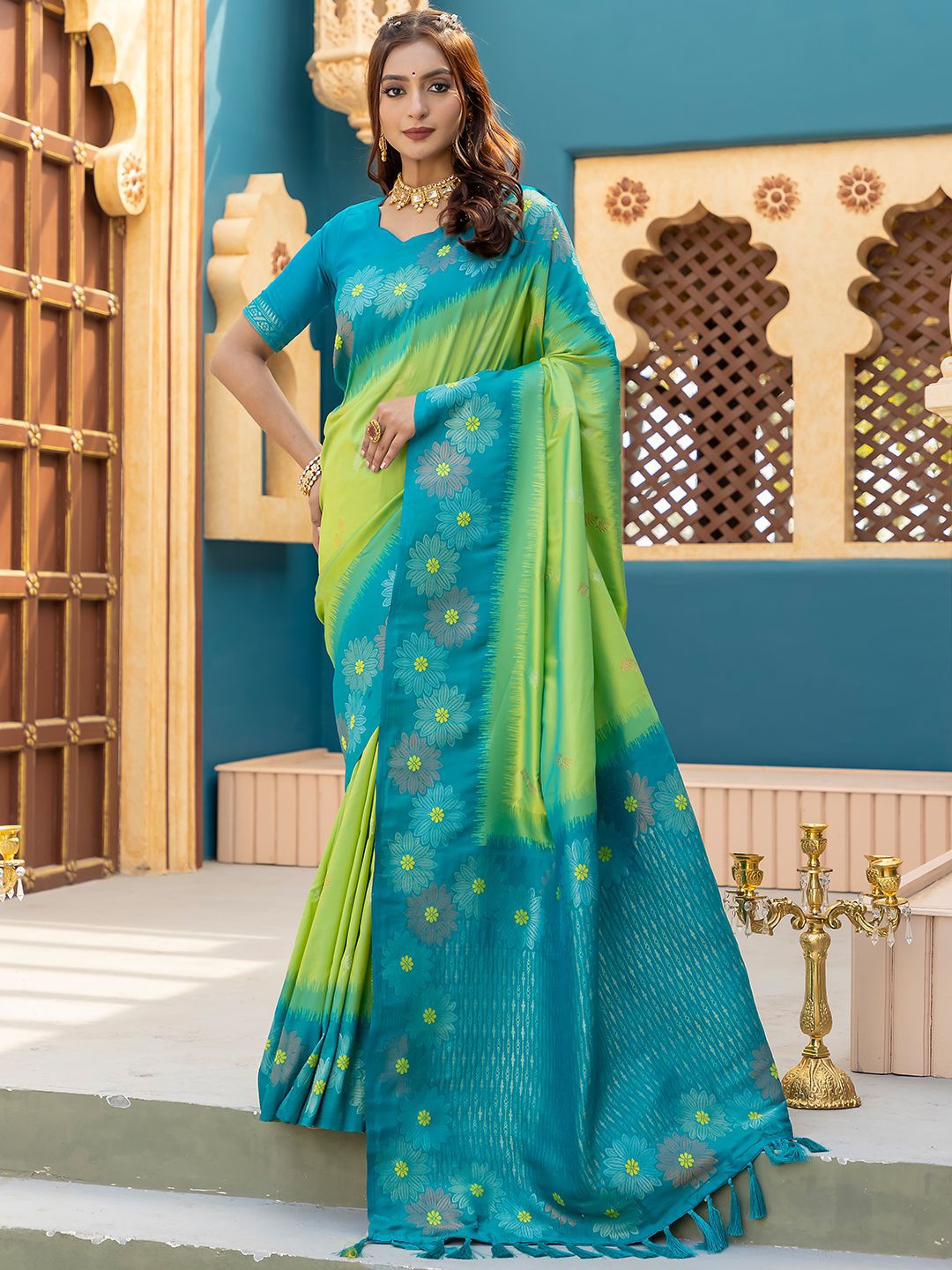 

DIVASTRI Woven Design Zari Silk Blend Designer Saree, Lime green